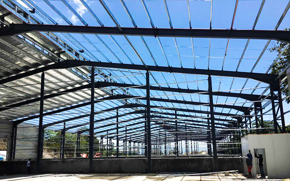 外貿(mào)大型鋼結(jié)構(gòu)倉庫工程案例
