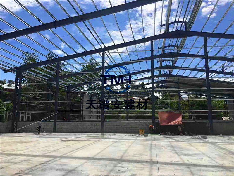 鋼結(jié)構(gòu)倉(cāng)庫(kù)